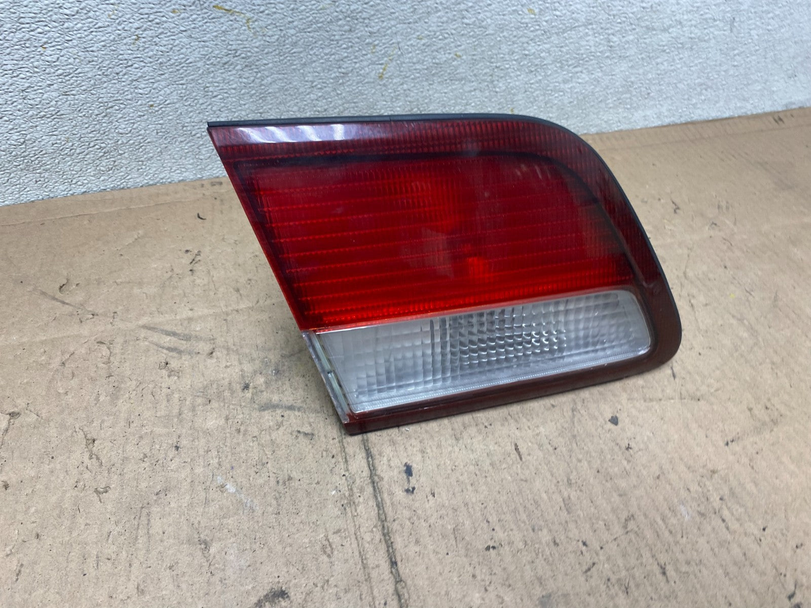 1997 1998 1999 Nissan Maxima Left Driver LH Inner Tail Light Oem R8014 DW0