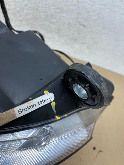 2011 to 2016 Chrysler Town and Country Right Passenger Headlight AF5869 DW5