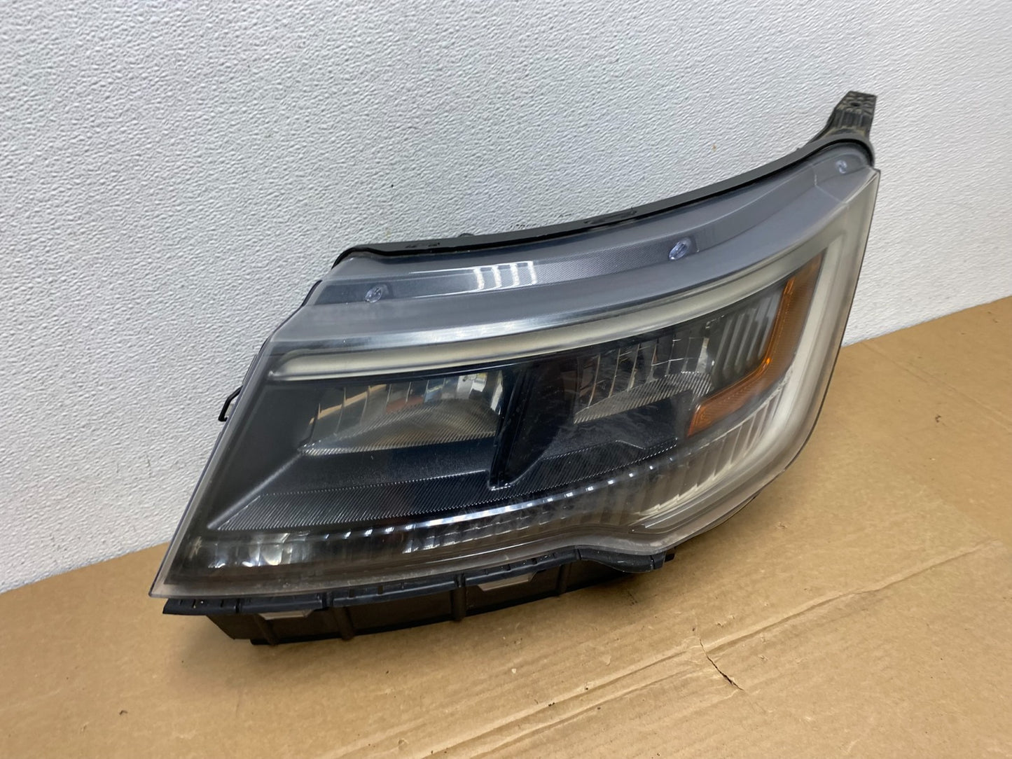 2016-2019 Ford Explorer Left Driver Lh Led Headlight AD3818 DW2
