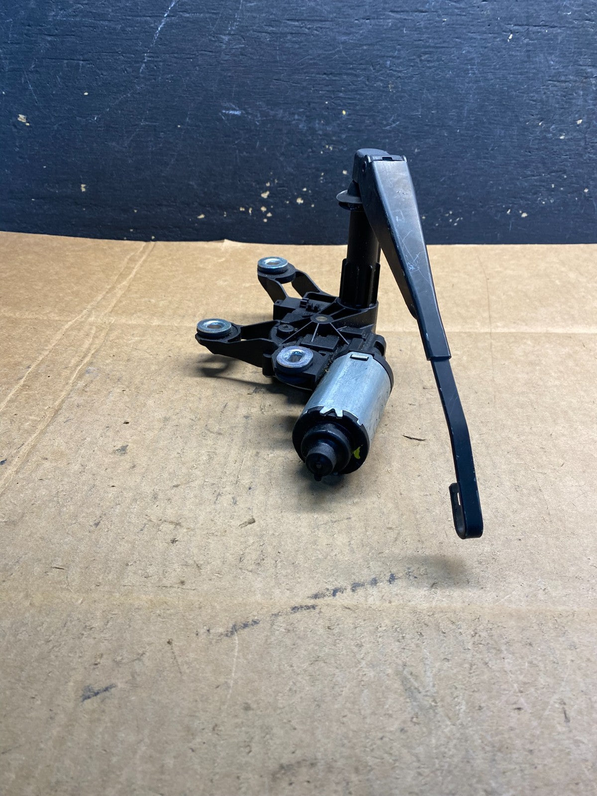 2008-2012 Land Rover LR2 Rear Glass Windshield Wiper Motor ab3772 DG2
