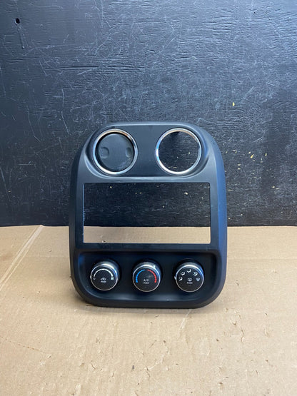 2011 to 2017 Jeep Compass Dash Climate Temperature Control Radio Bezel ai6381 DG0