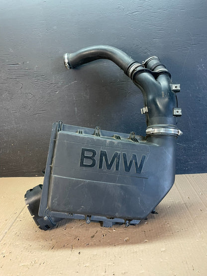 2009-2016 BMW F10 535i 3.0L N55 Engine Air Intake Cleaner Filter Box AE0744 DG0