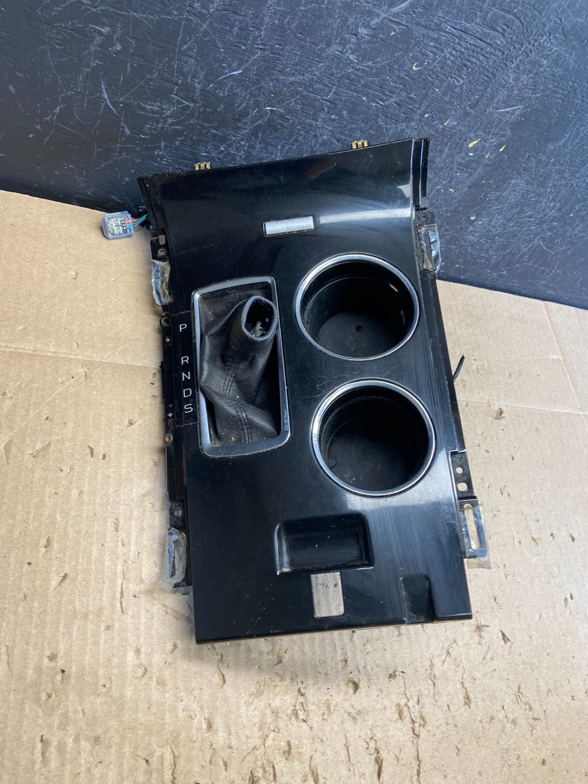 2011 - 2014 Ford Edge Center Console Cup Holder Shifter Bezel Trim ac9252 DG0