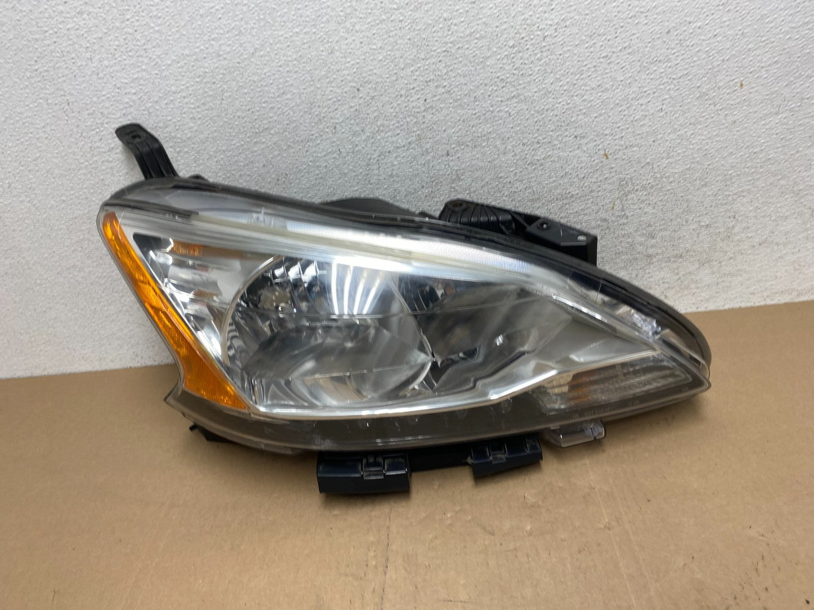 2013 - 2015 Nissan Sentra W/LED Halogen Right Passenger Headlight AE6665 DW0