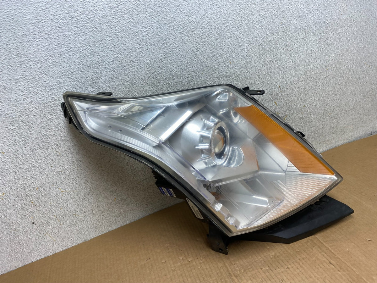 Halogen 2010 to 2016 Cadillac SRX Right Passegner Side Headlight TYC AI5773 DW2
