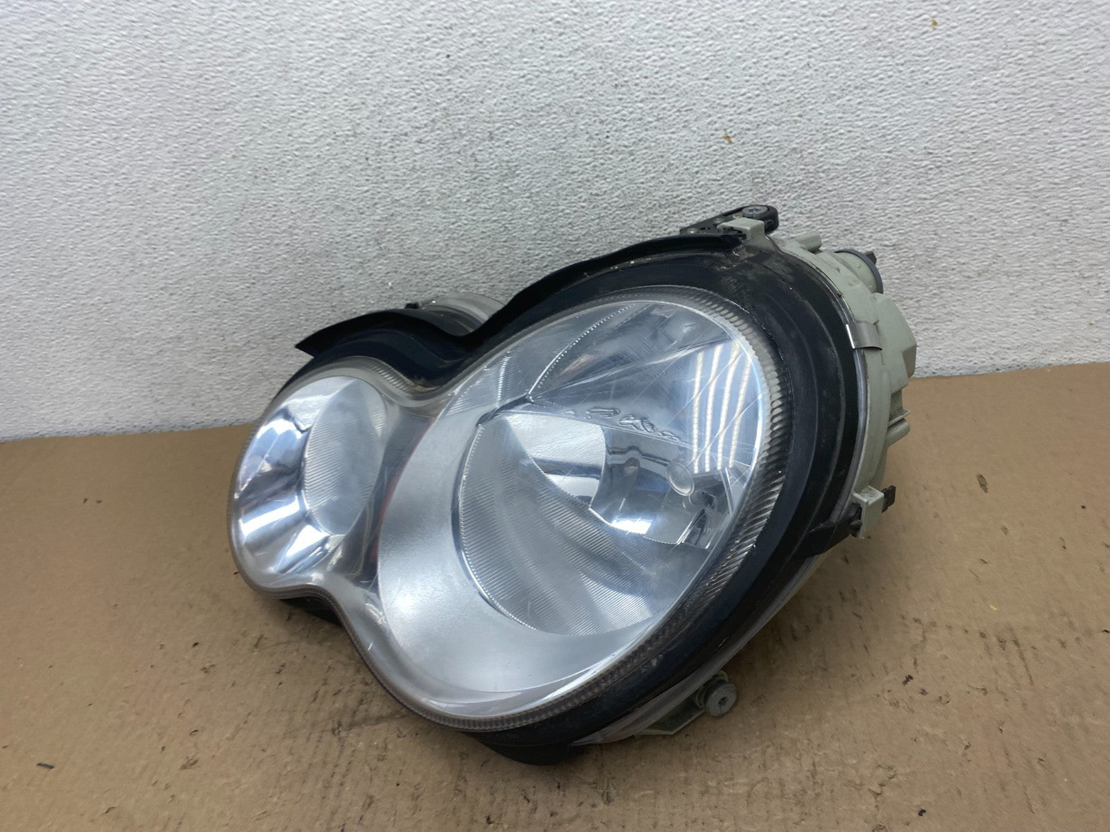2005 to 2007 Mercedes-Benz C-Class Left LH Side Headlight AF4251 LK1