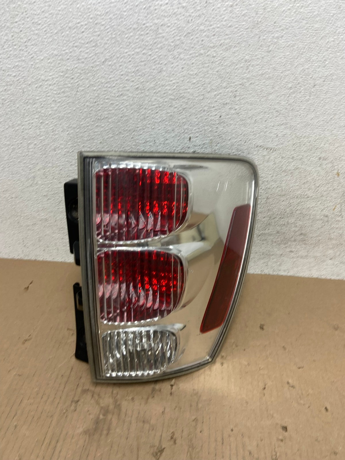 2005 to 2008 Chevrolet Equinox Right Passenger Rh Side Tail Light AE7342 LK0