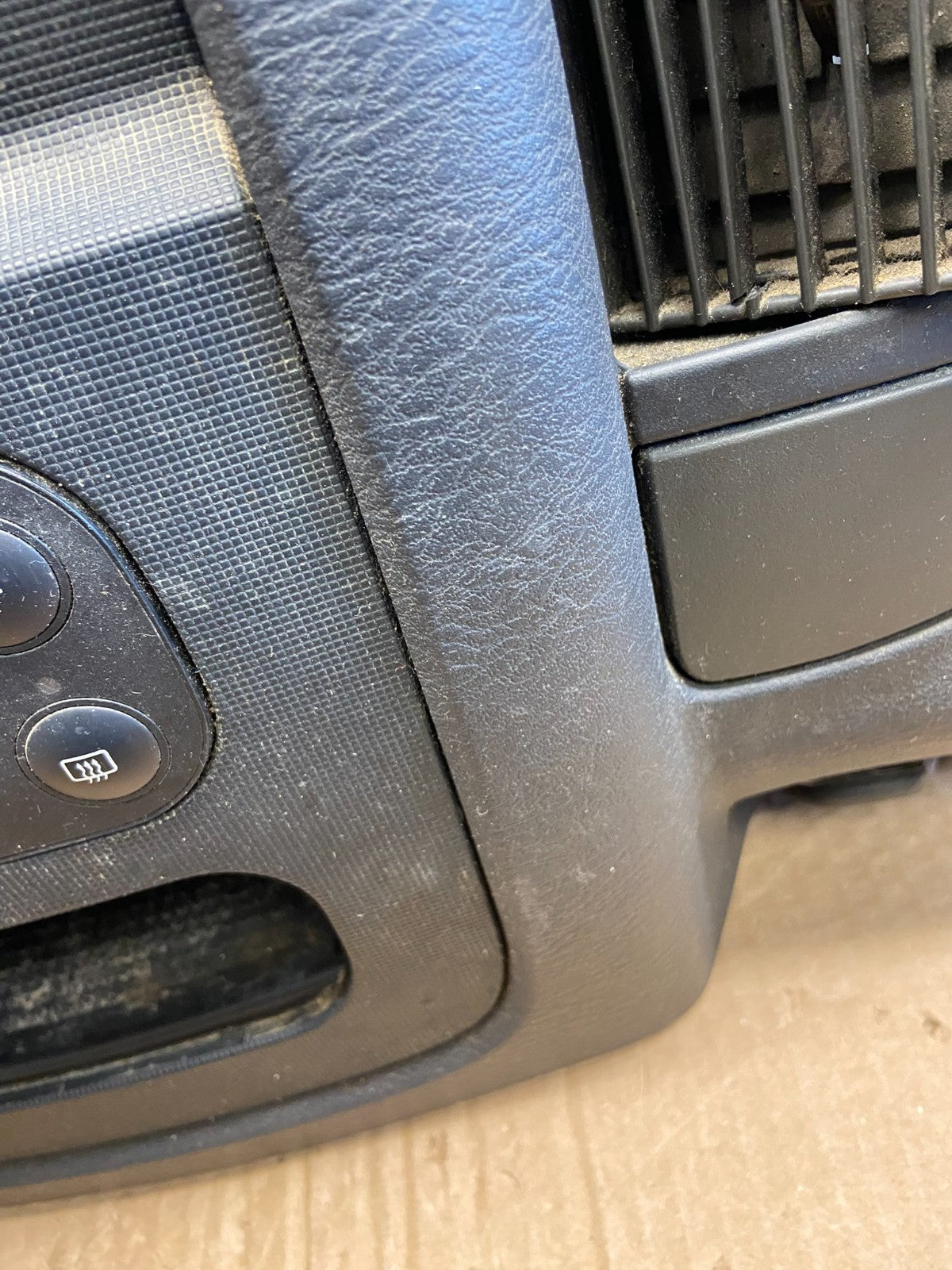 2002 to 2005 Dodge Ram Radio Climate Control Dash Air Vent Bezel Trim AF6352 DG2