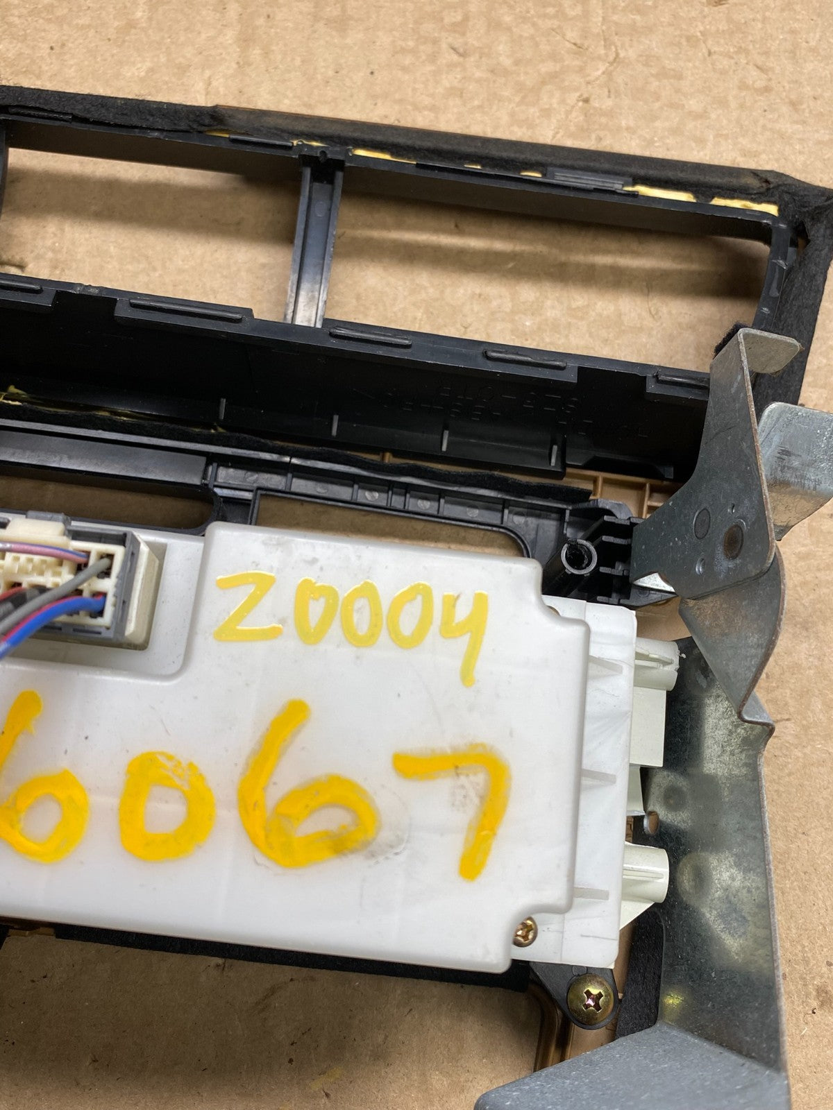 1996 to 2004 Acura RL Radio Climate Control Bezel Trim  OEM Z0004 DG10