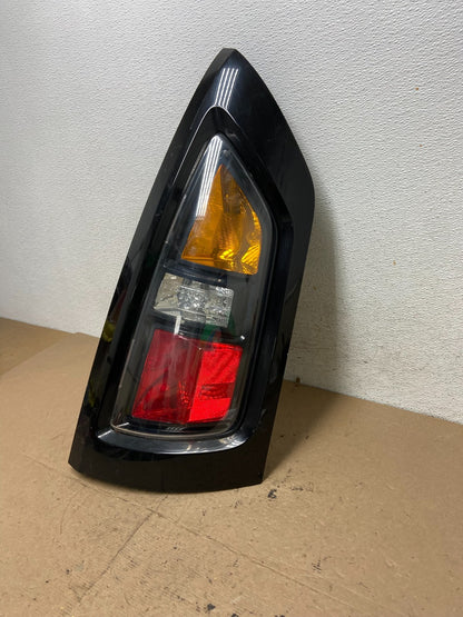2010 to 2011 Kia Soul Right Passenger RH Side Tail Light AF5741 DW1