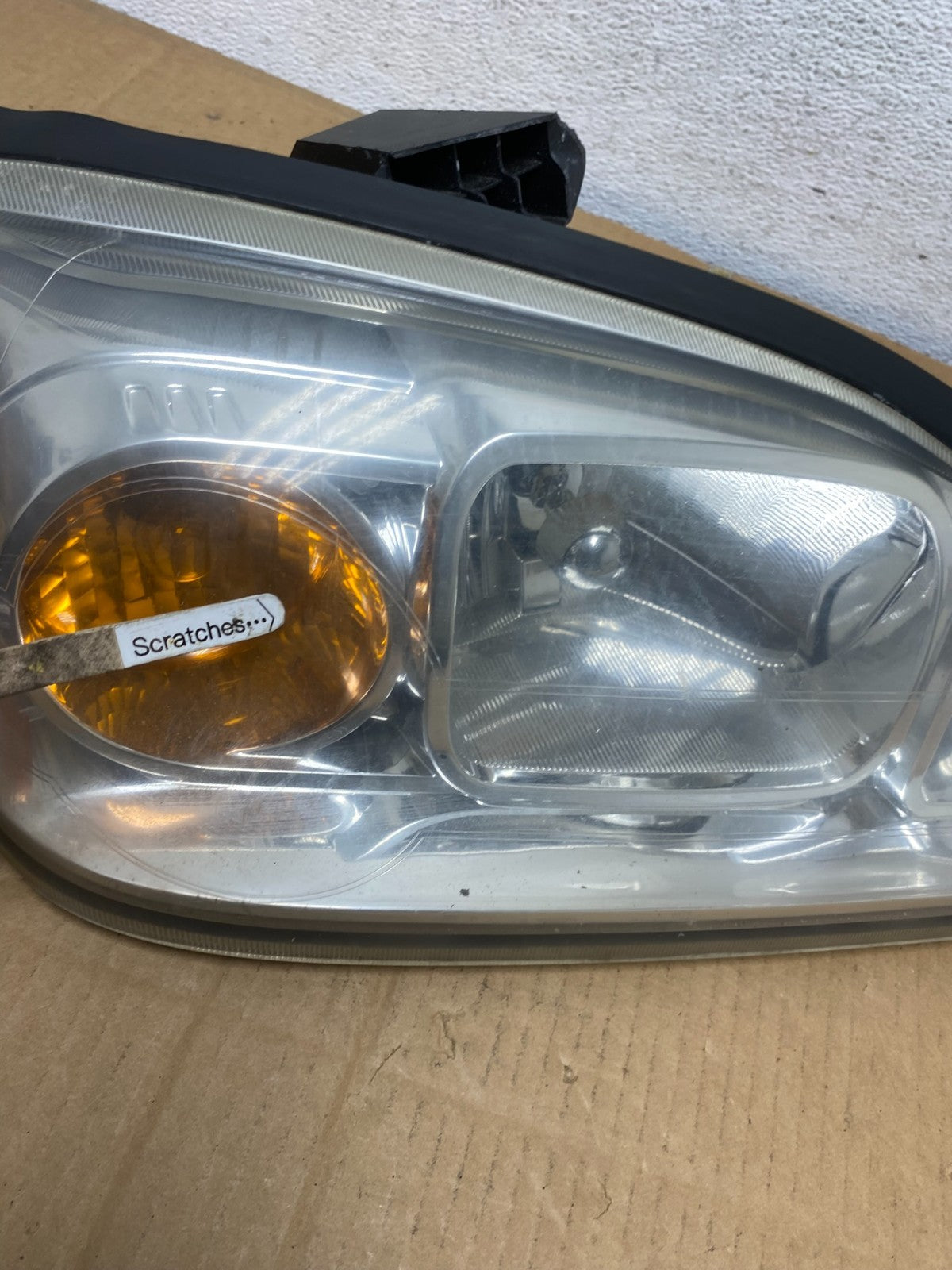 2006 to 2007 Saturn Vue Headlight Right Passenger Side Halogen AD0803 DW3