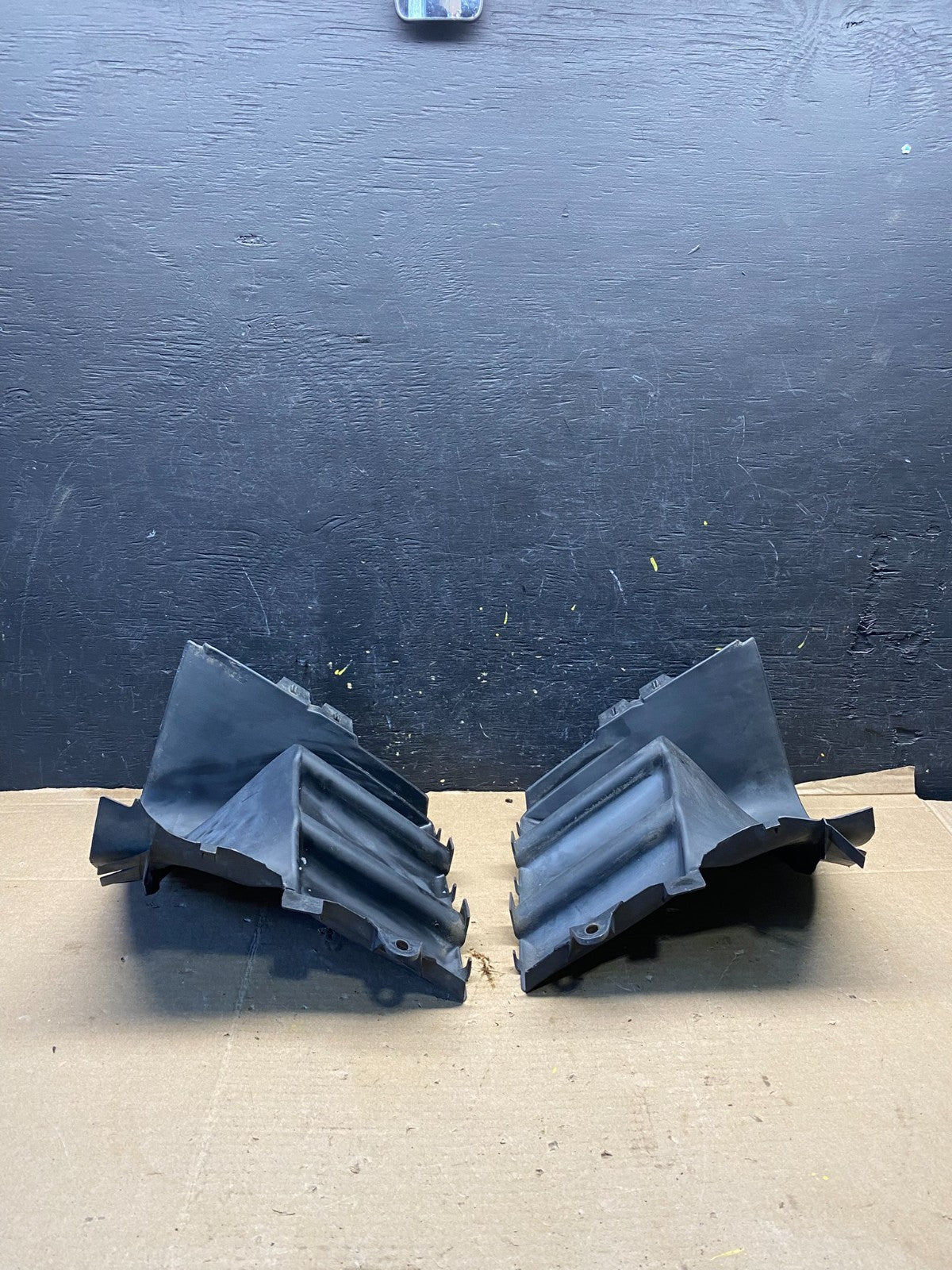 2003 - 2010 Porsche Cayenne Left+Right Set Air Inatke Filter Box OEM R2569 DG2