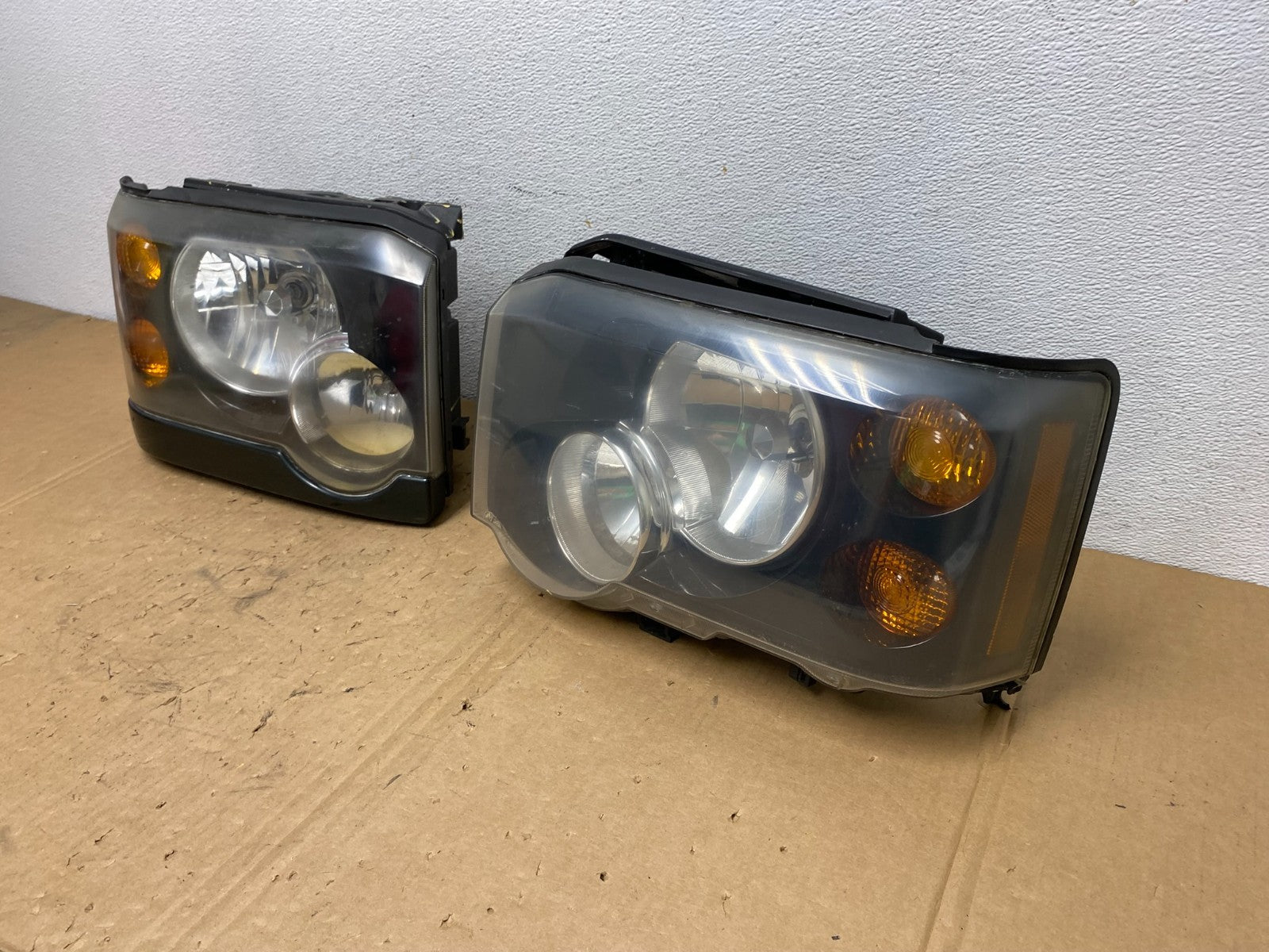 2003-2004 Land Rover Discovery Left+Right Set Halogen Headlights AD3044 DG1