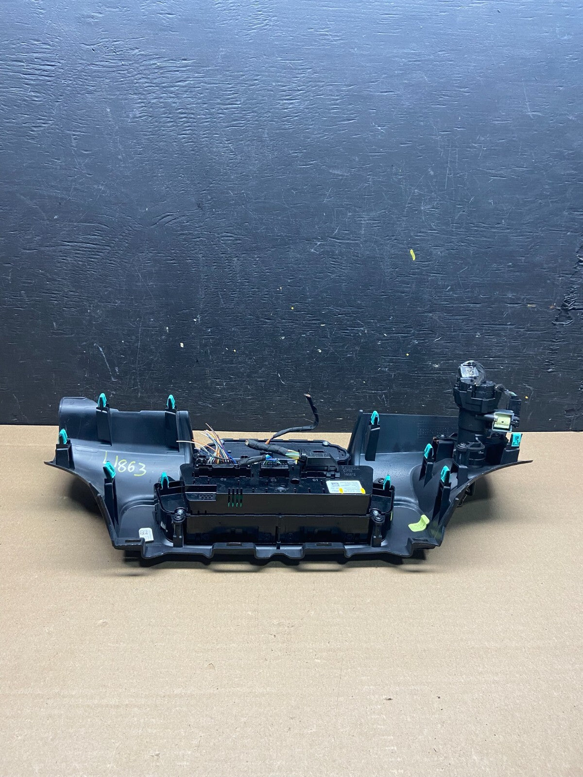 2020 to 2023 Ford Explorer Radio Climate Control Panel Trim L1863 DG Oem5