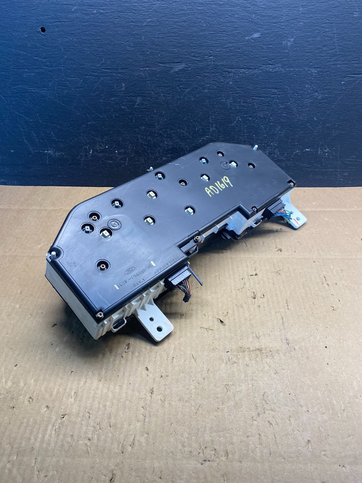 2002 Ford Explorer Speedometer Cluster Gauge AD1619 DG4