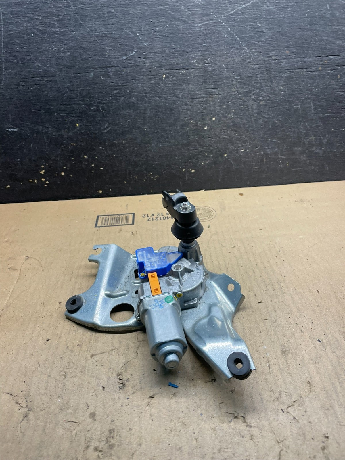 2010 to 2014 Subaru Legacy Outback Rear Windshield Wiper Motor w4211 DG4
