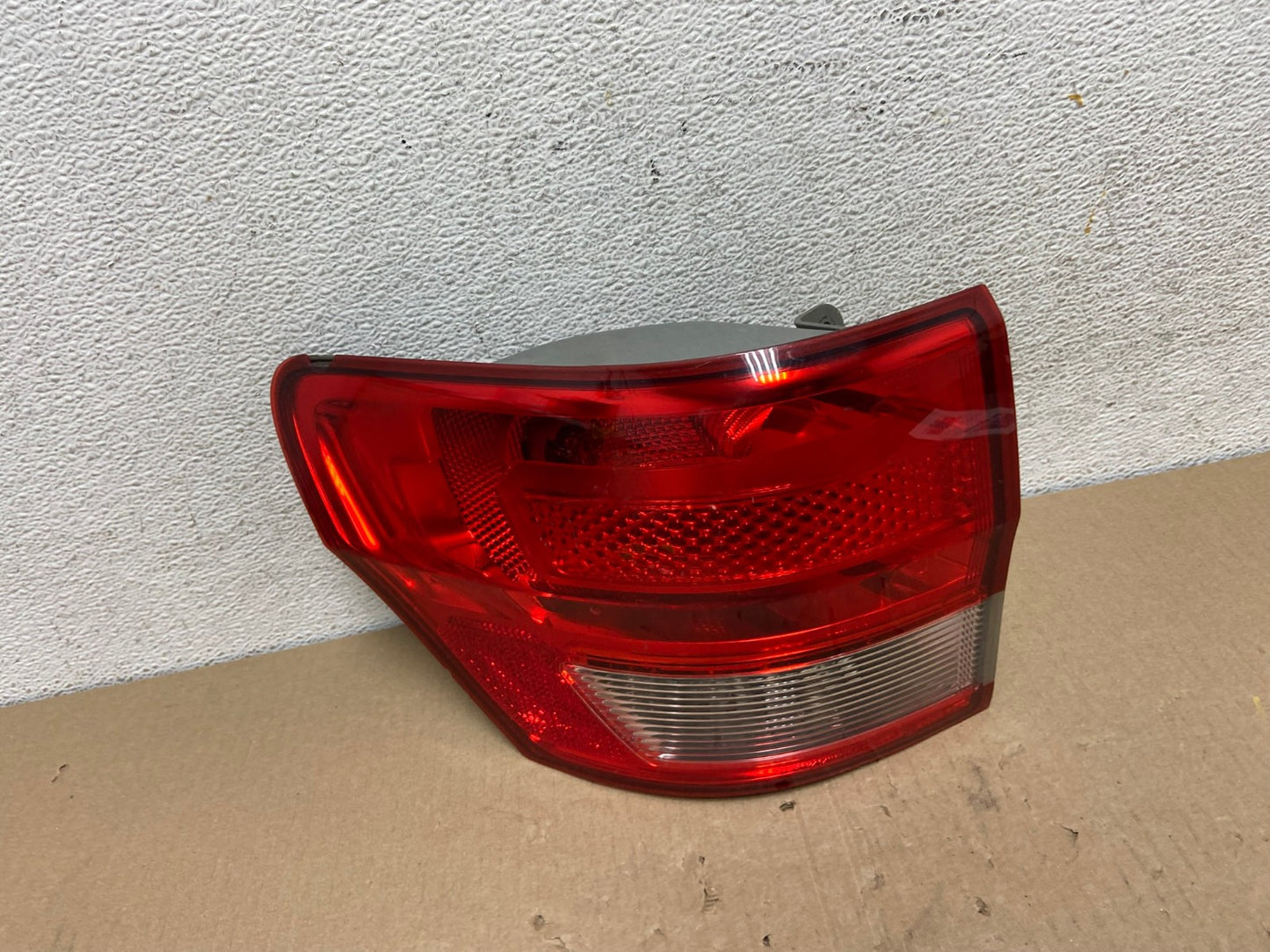 2011-2013 Jeep Grand Cherokee Left Driver Side Lh Tail Light AE9566 LK0