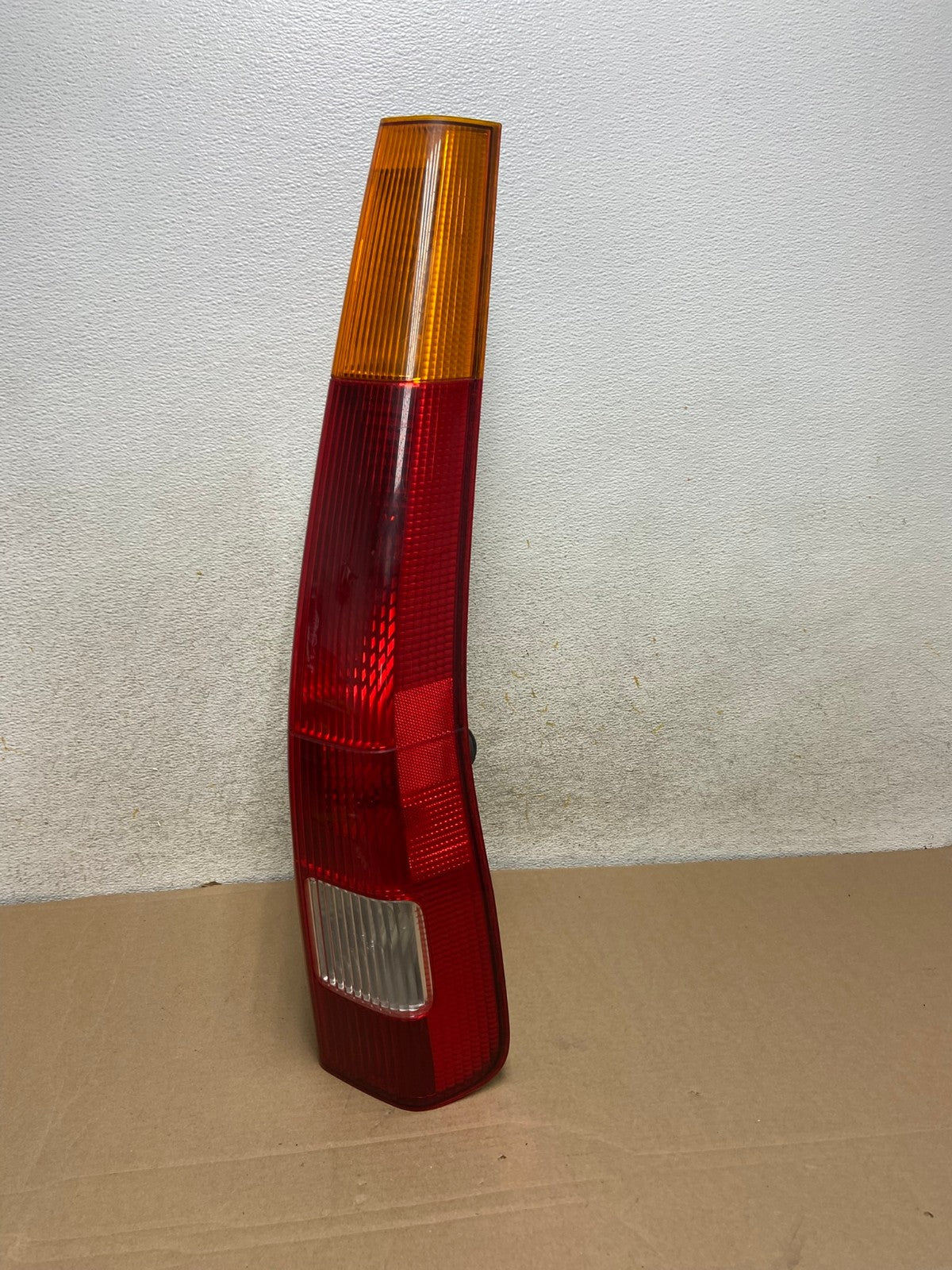 2002 - 2004 Honda Crv Cr-v Right Passenger Rh Side Tail Light AH9311 LK0