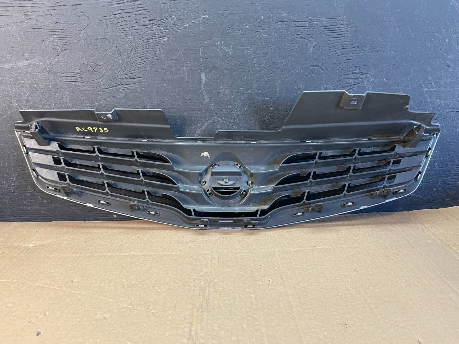 2010 to 2012 Nissan Sentra Front Upper Grill Grille AC9735 DW4