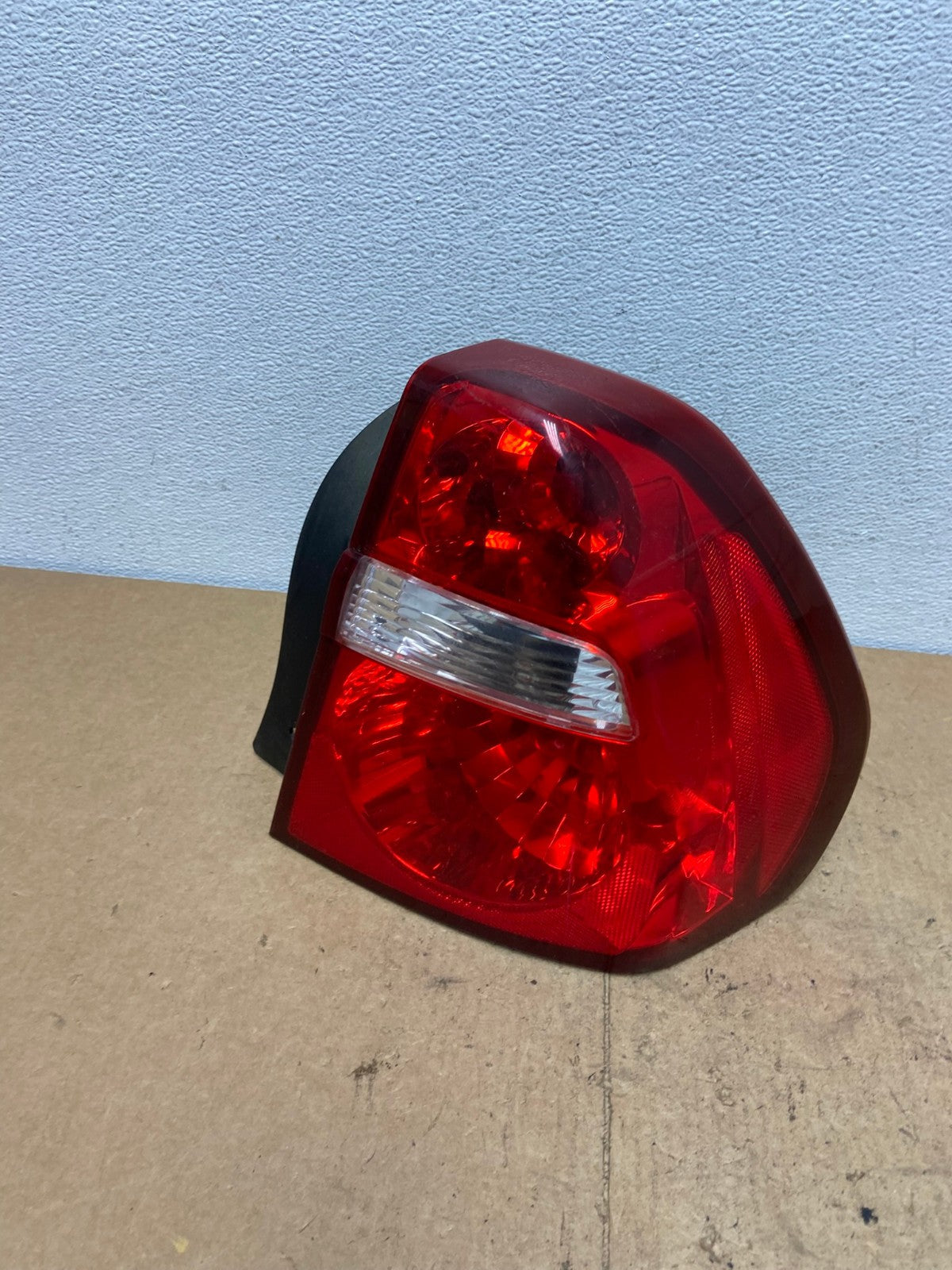 2004 to 2008 Chevrolet Malibu Right Passenger Rh Side Oem Tail Light AC3604 LK0