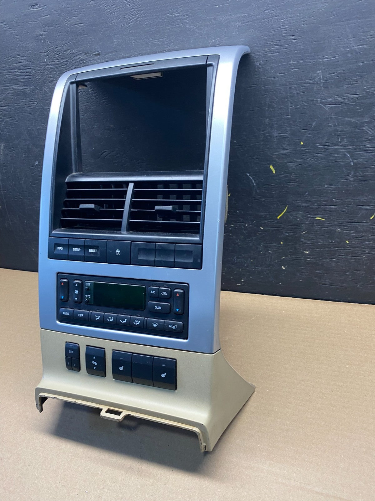2006 - 2010 Ford Explorer Radio Heater Climate A/C Control Bezel Trim S2548 DG2