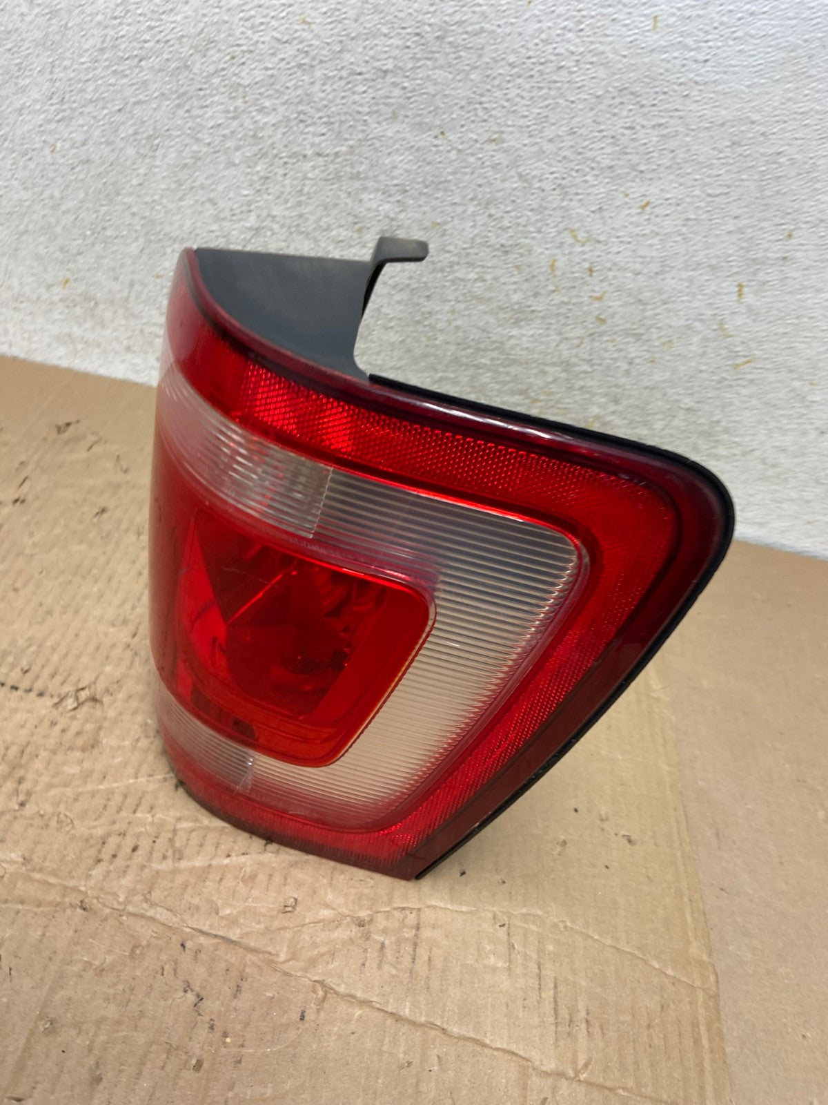 2008 to 2012 Ford Escape Right Passenger RH Side Tail Light AI1331 LK1