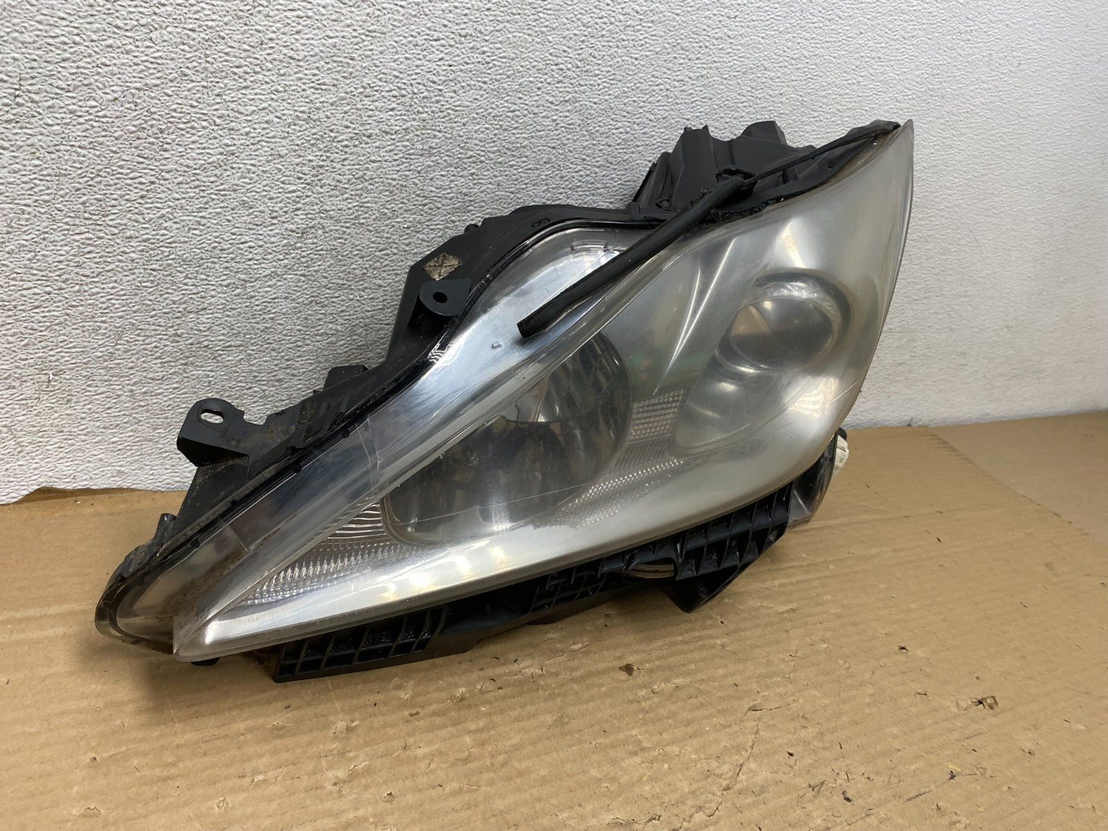 2006 to 2010 Lexus IS250 IS350 Left Driver LH Side Headlight Halogen AG8235 DW1