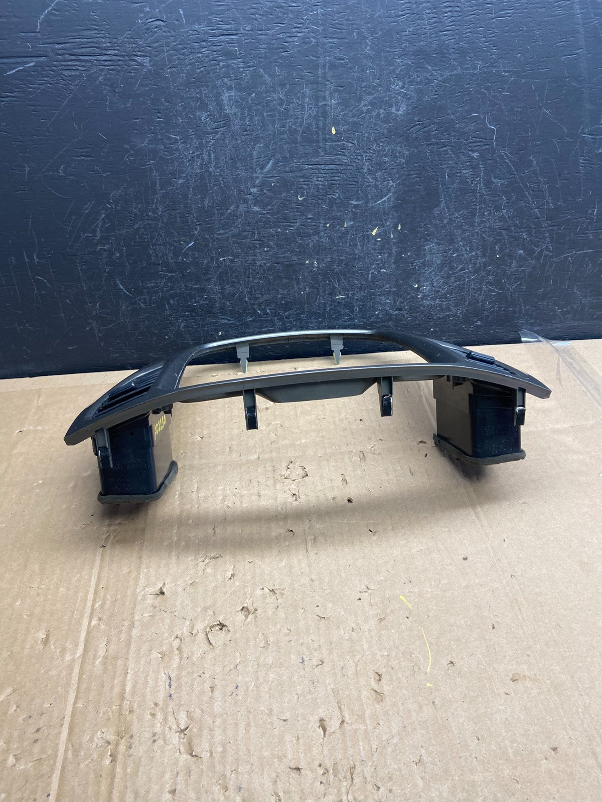 2001-2007 Toyota Highlander Radio Climate Dash Trim Bezel Air Vent AD2230 DG3