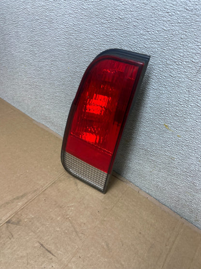 2003 to 2005 Lincoln Aviator Right Passenger Inner Tail Light Side OEM AA1185 DW1