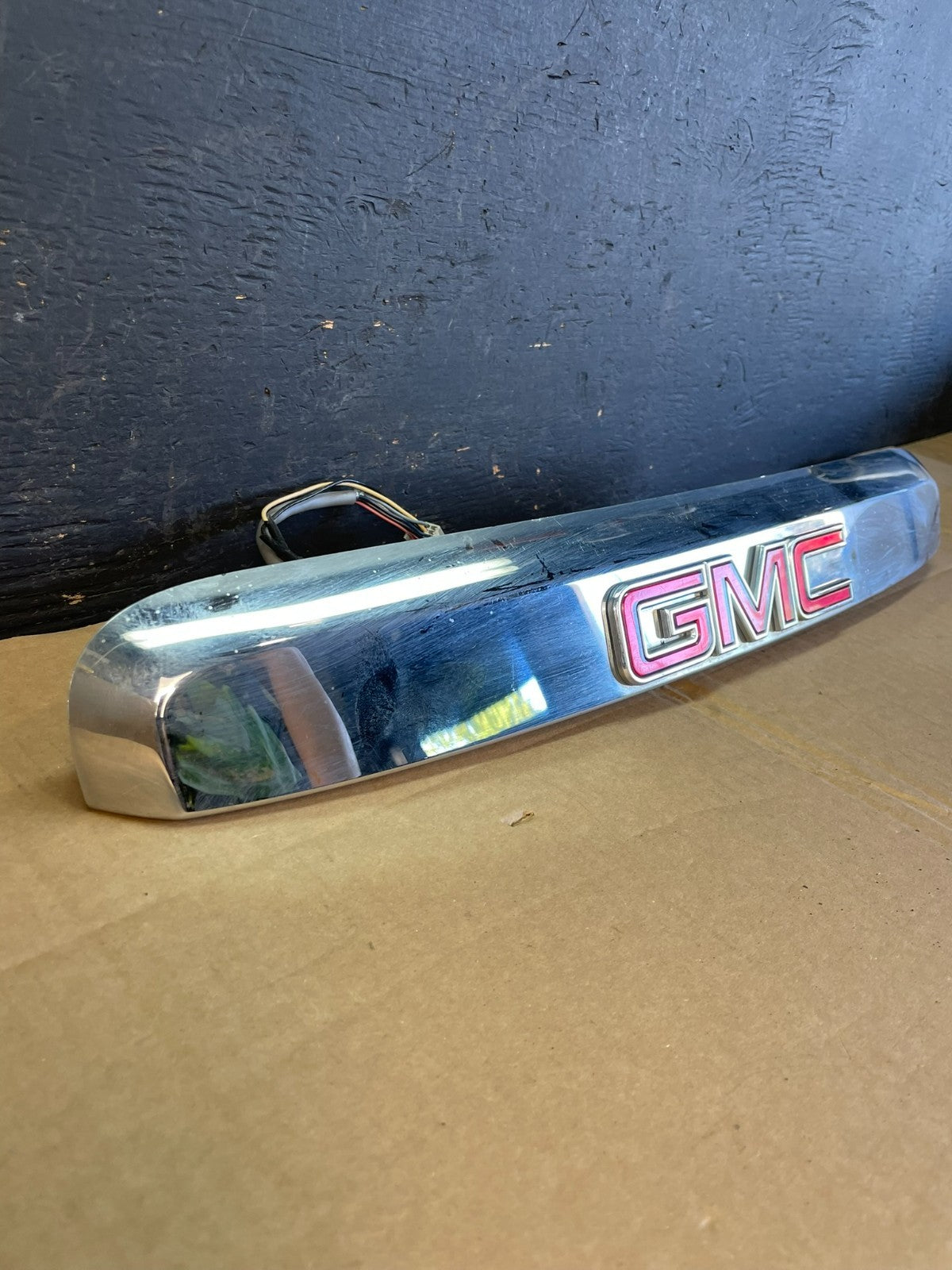 2007-2012 GMC Acadia Chrome Tailgate Rear Finish Molding Back W/Camera ac5299 DG1