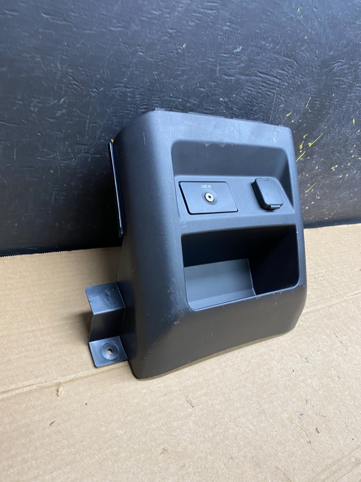 2015-2019 Ford F-150 Dash Low Media Bin Tray Pocket Aux 12v Power Port W6470 DG2