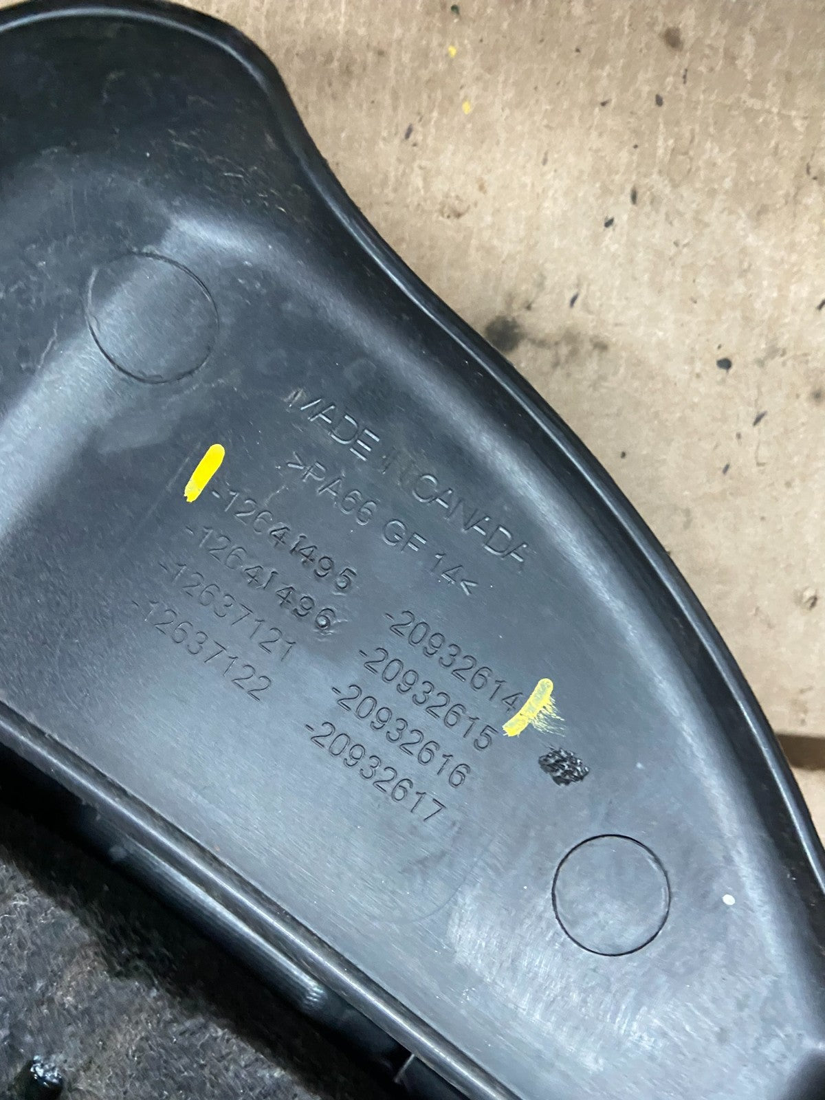 2010 to 2012 Cadillac SRX 3.6L Plastic Engine Cover Shield X7661 DG8