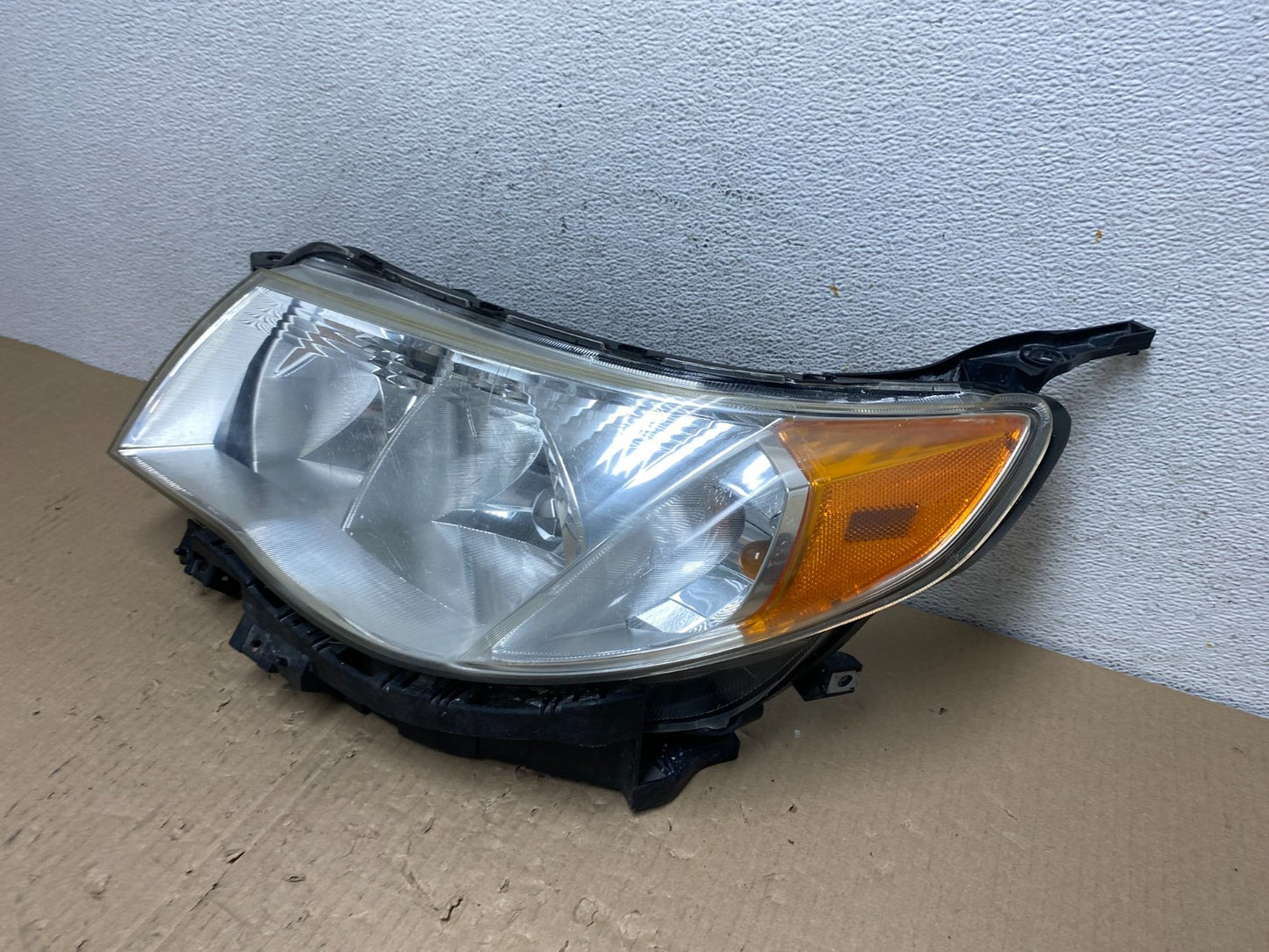 2009-2013 Subaru Forester Left Driver LH Halogen Headlight AE9704 DW1