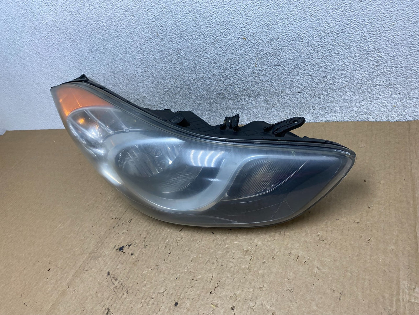 2011 2012 2013 Hyundai Elantra Right Passenger Headlight TYC AF9785 DW1