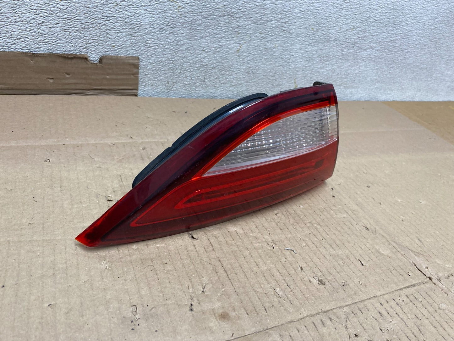 2015 to 2017 Chrysler 200 Sedan Left Driver Side Inner Tail Light Oem U2859 DW1