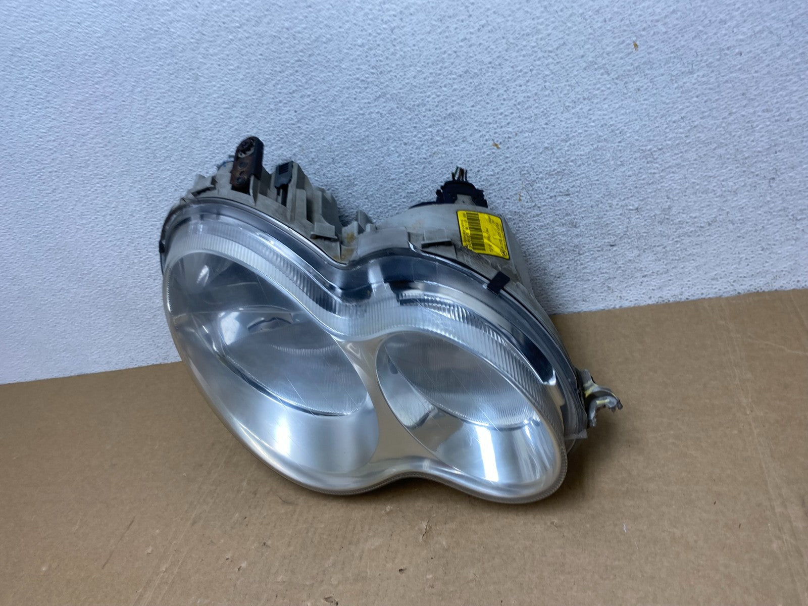 2005 to 2007 Mercedes-Benz C-Class Right Passenger Side Headlight AF9953 DW1