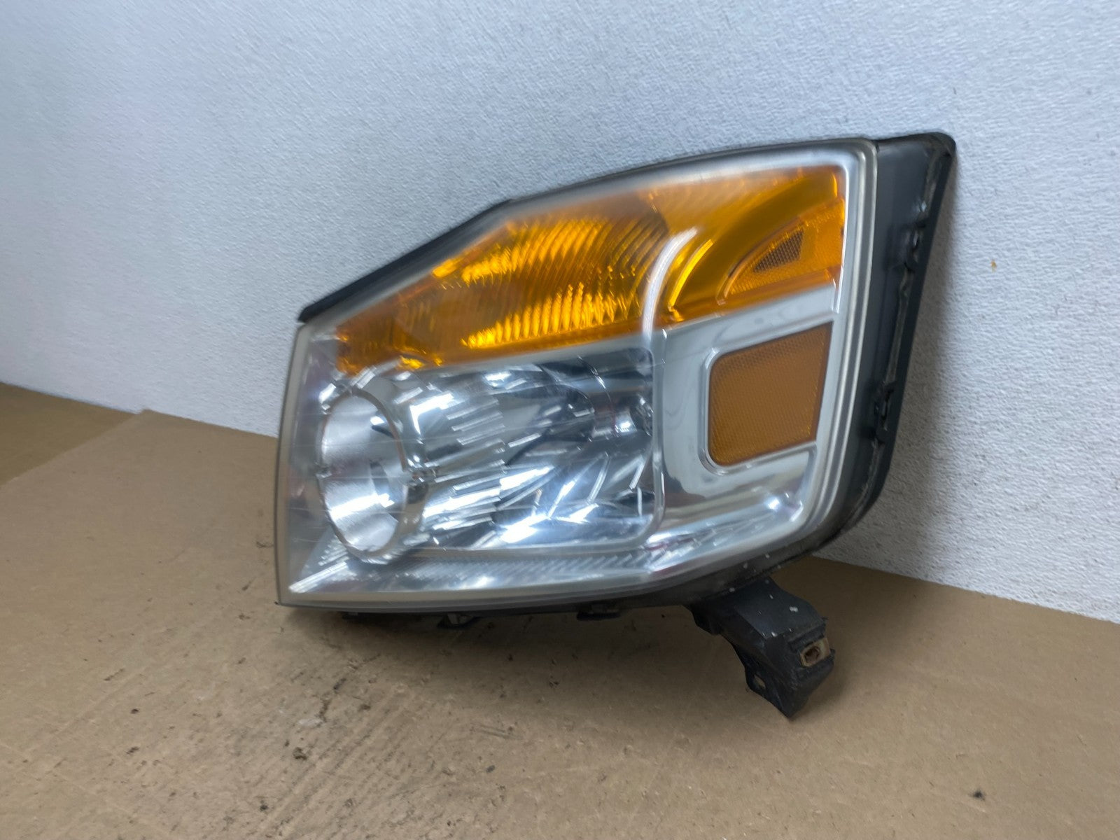 2008 - 2015 Nissan Armada Left Driver LH Headlight Halogen AE6542 DW1