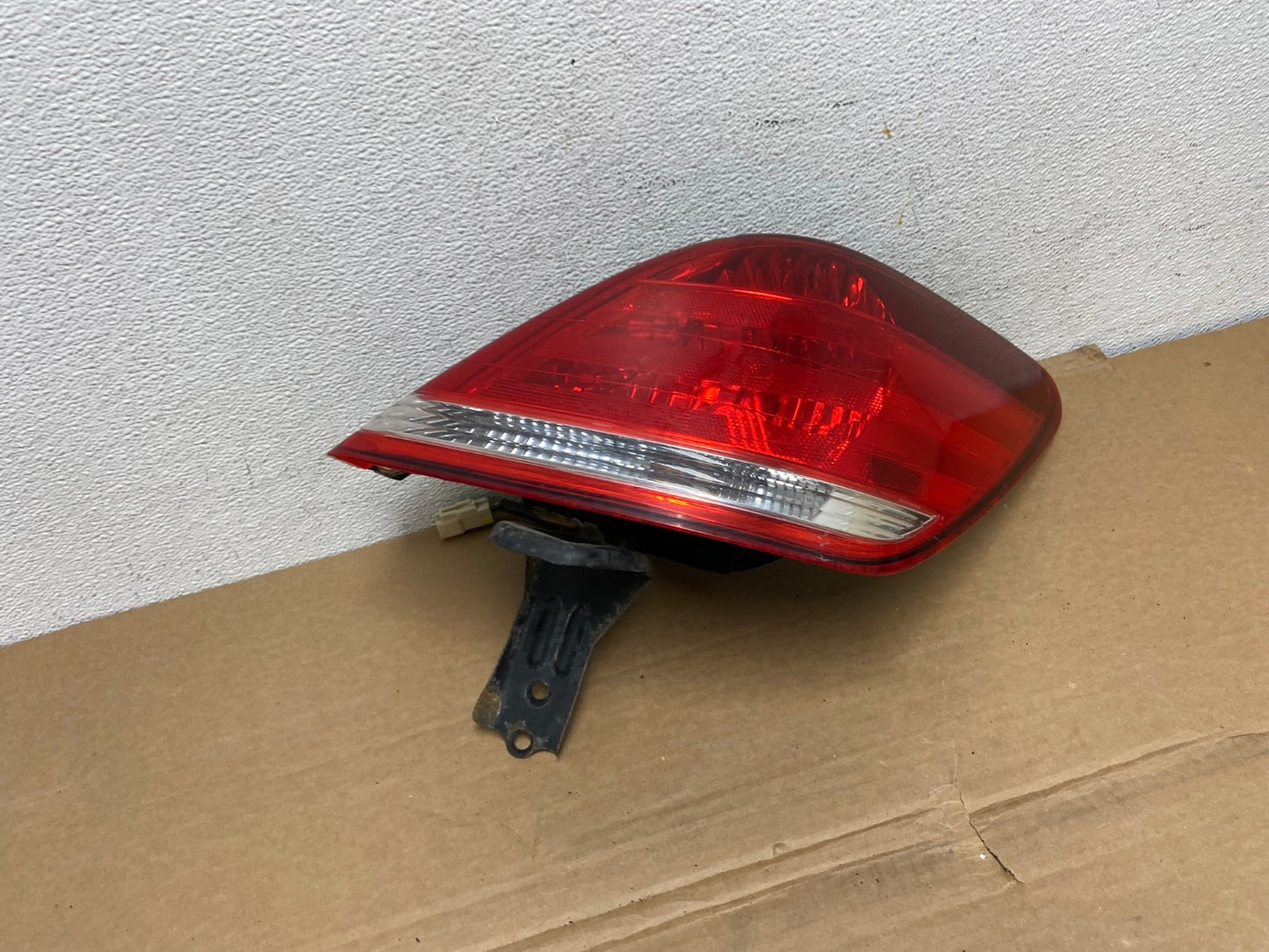 2005-2010 Toyota Avalon Right Passenger Side Tail Light AD3781 LK2