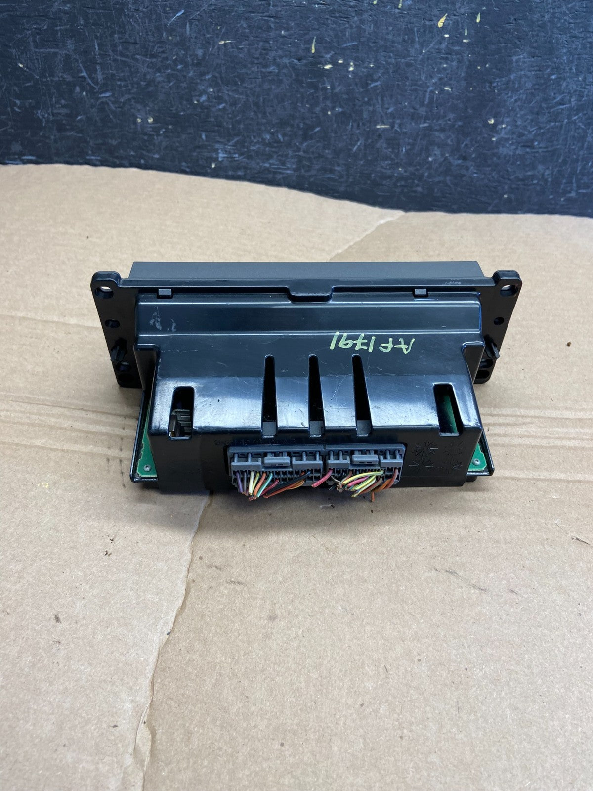 2003 to 2006 Lincoln Town Car Climate Control Panel af1791 DG3