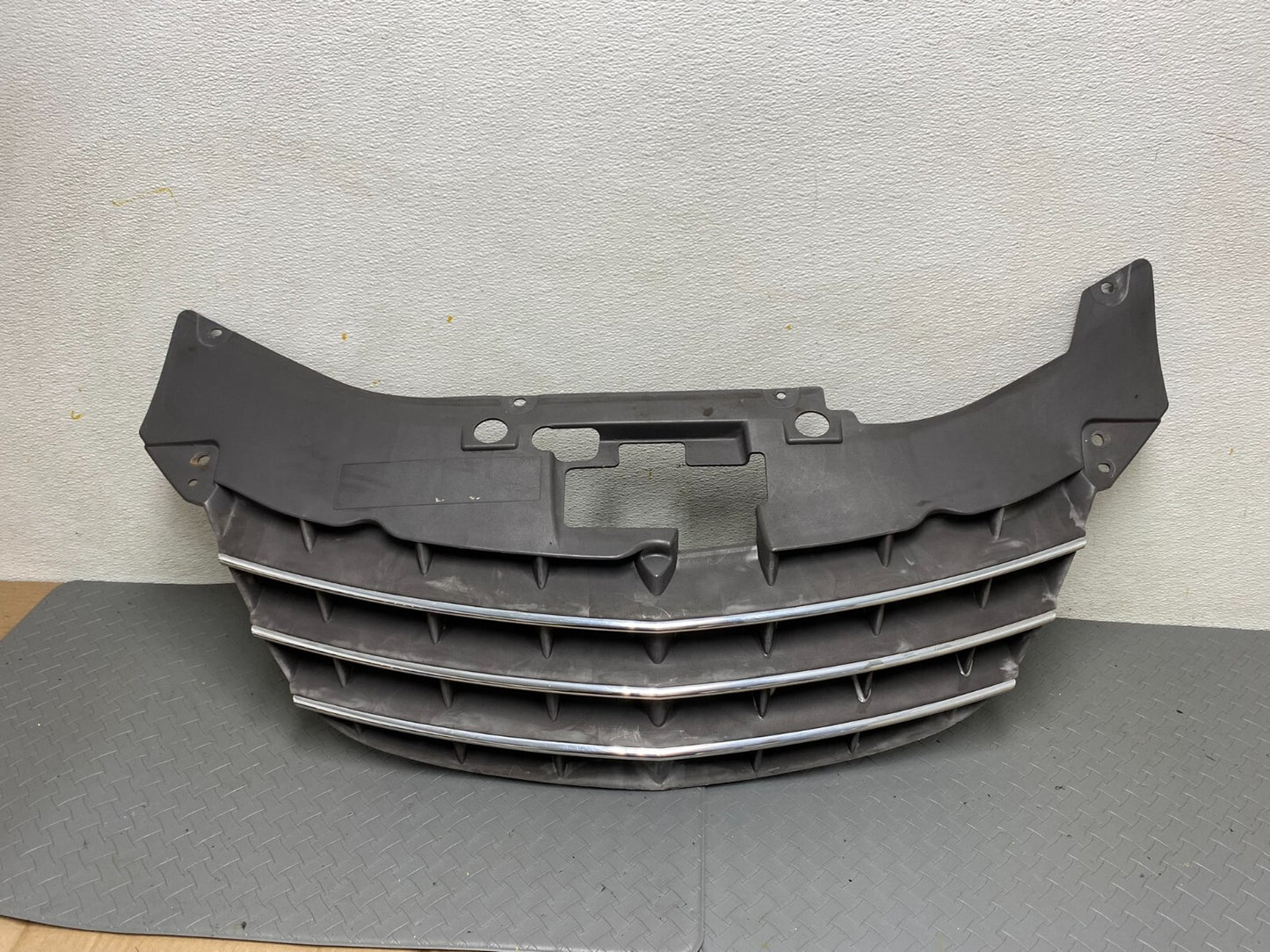 2007 to 2010 Chrysler Sebring Front Upper Grille Grill 0YW36TRMAB A7708 PS0