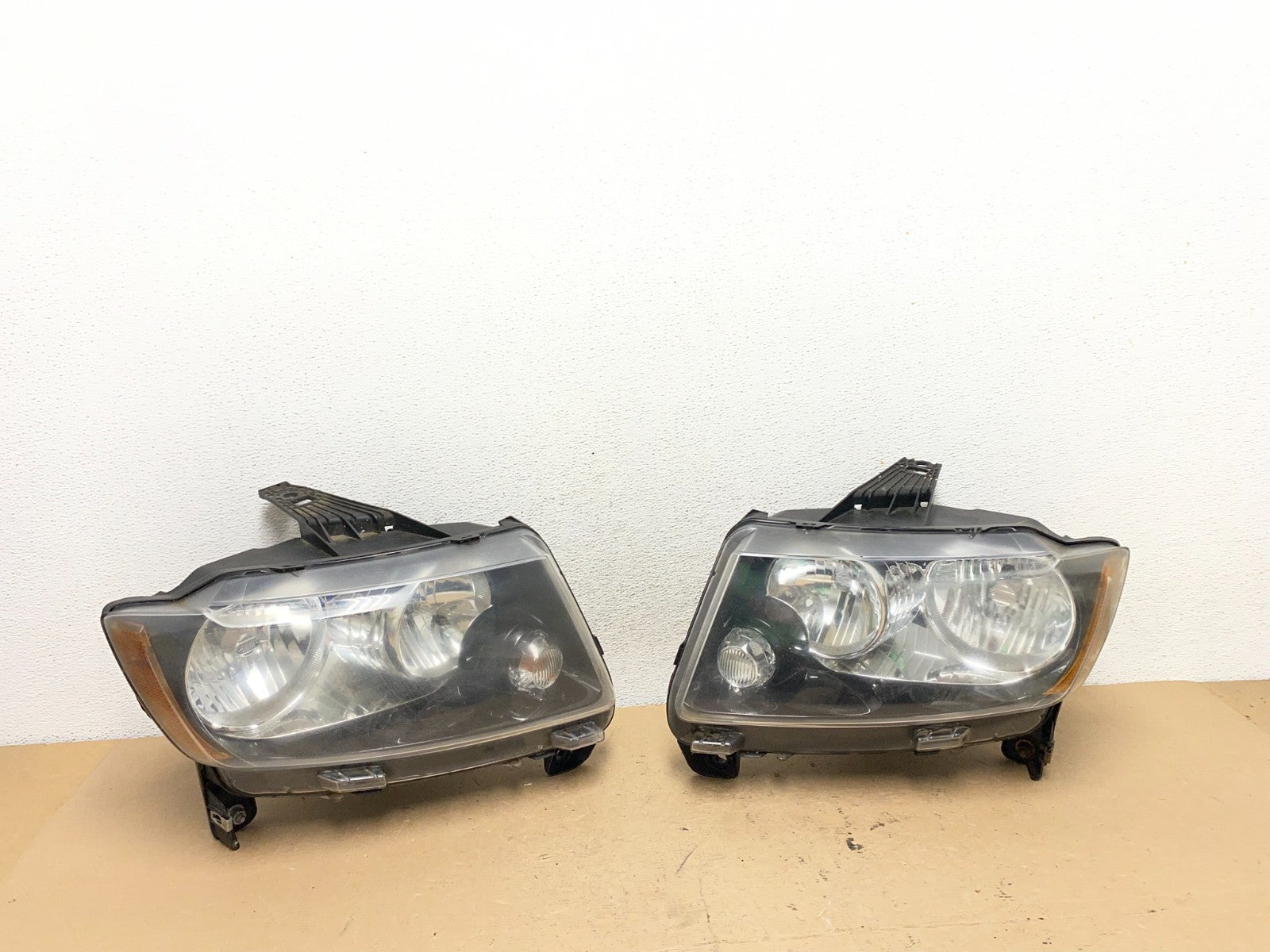 2011-2013 Jeep Grand Cherokee Left+Right Halogen Headlights AF5072 DW0
