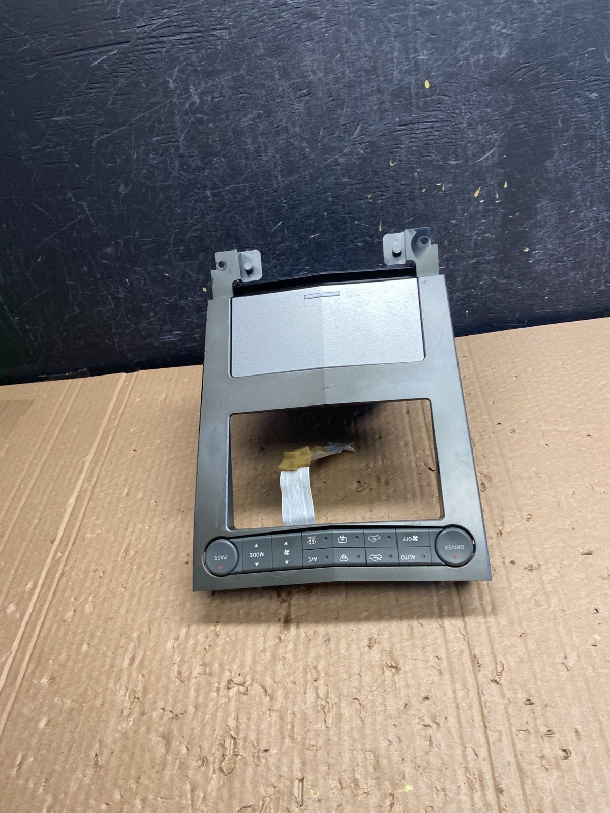 2004 2005 2006 Nissan Maxima Radio Panel Climate Control Bezel Trim OE AF6429 DG3