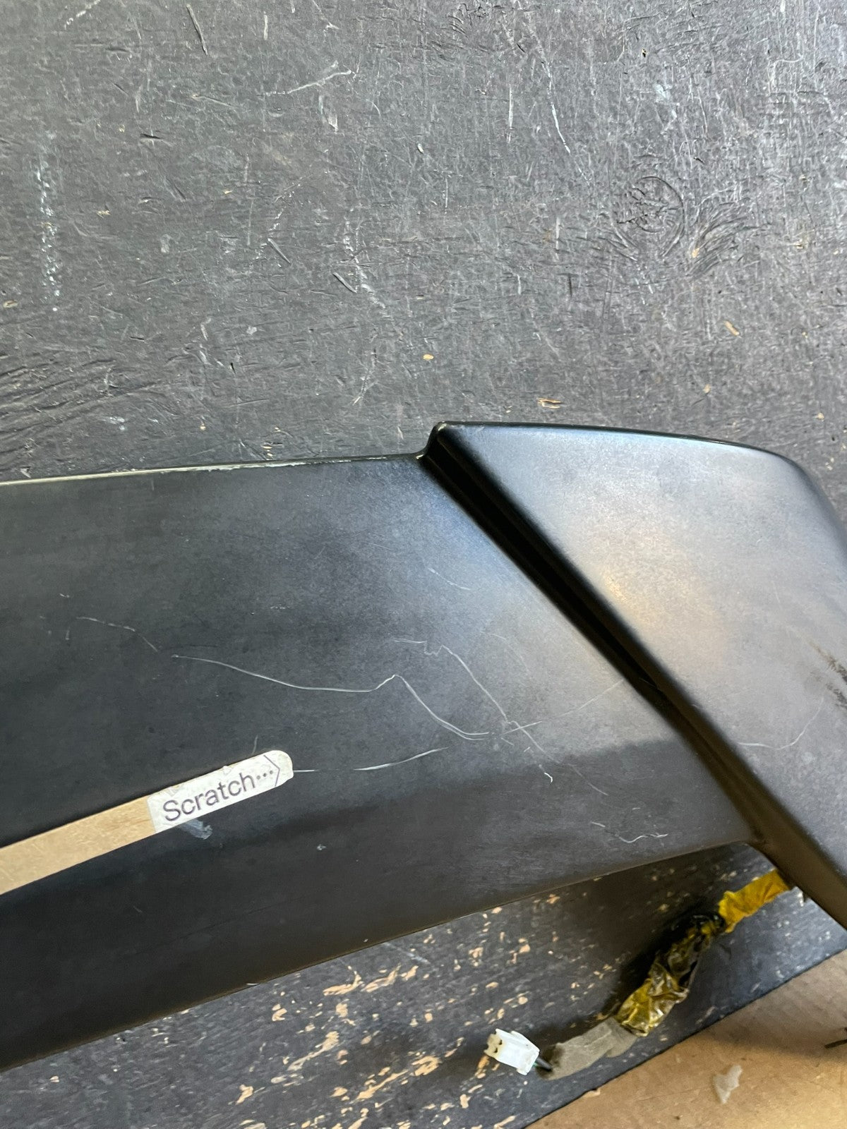 2003 to 2008 Hyundai Tiburon OEM Rear Spoiler Wing W/ 3RD Break Light AA5977 DG3