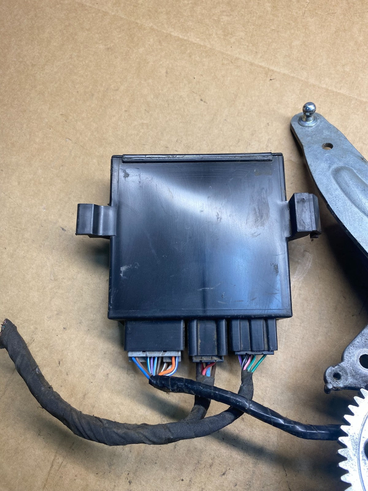 2009-2012 GMC Acadia Power Motor Liftgate Tailgate Control Module ac2778 DG3