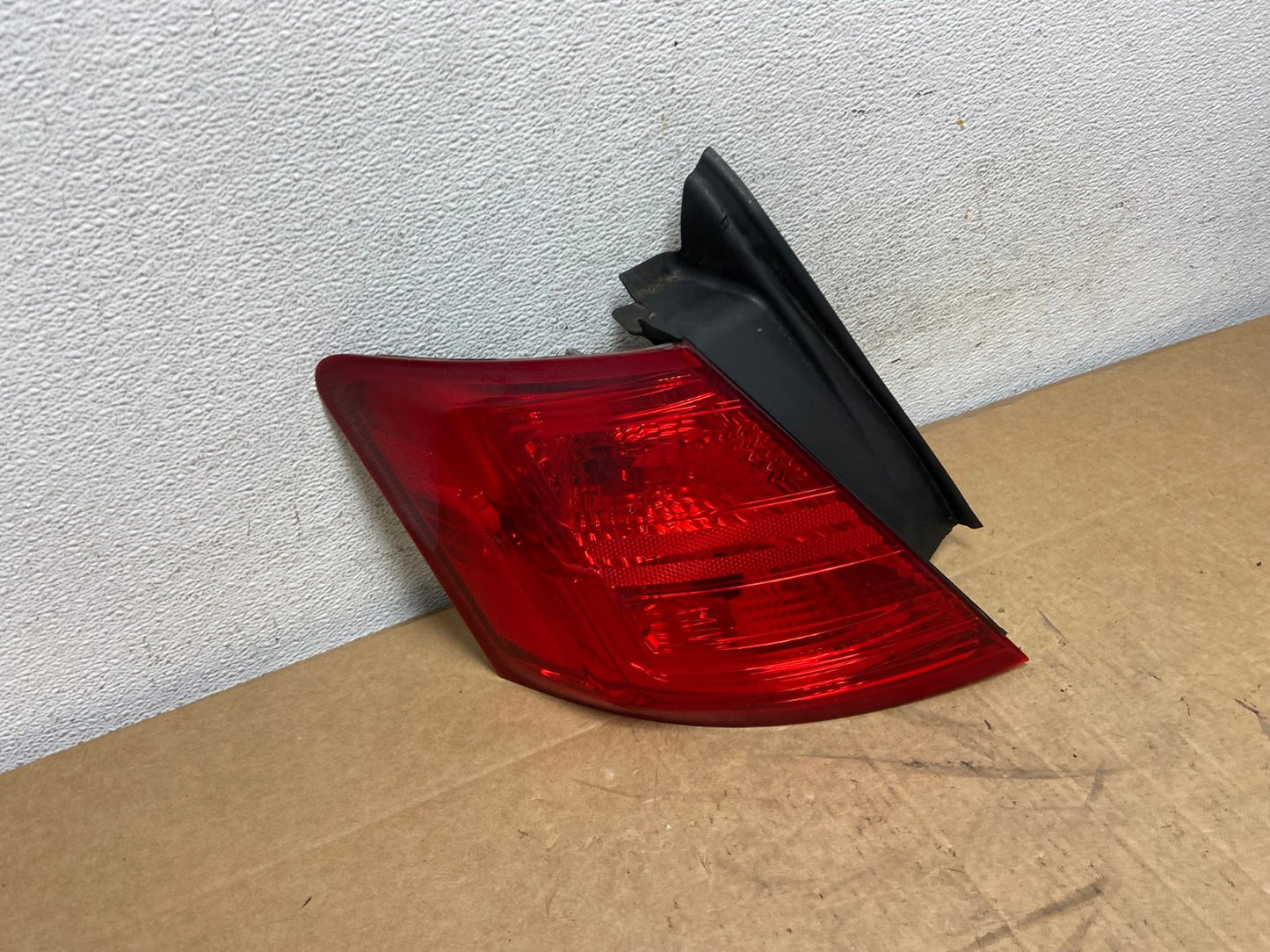 2014 to 2018 Ford Taurus Interceptor Left Driver LH Tail Light AD6194 LK2