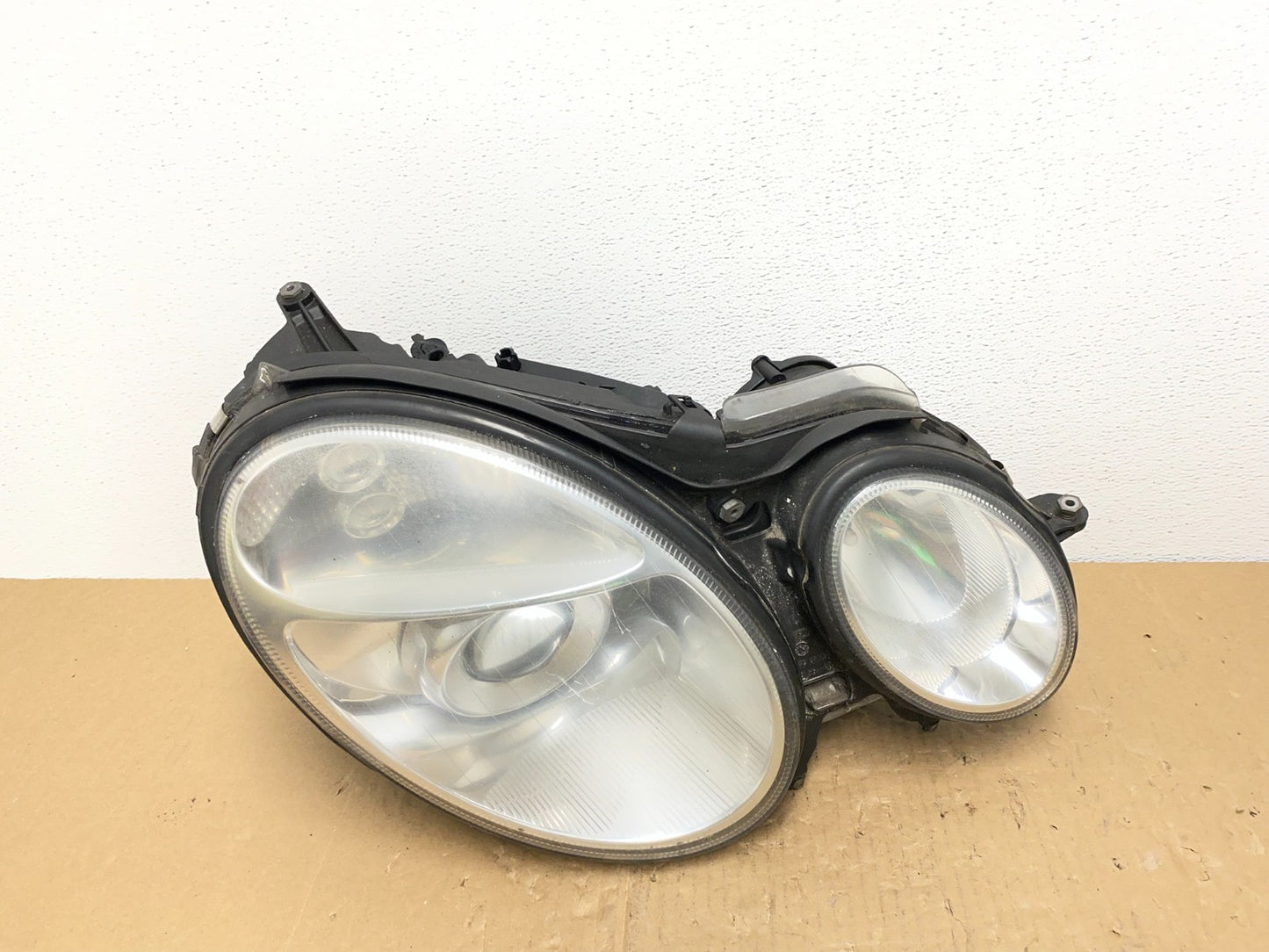 2003-2006 Mercedes E E320 E350 Class Right Passenger Halogen Headlight AB6955 DW0