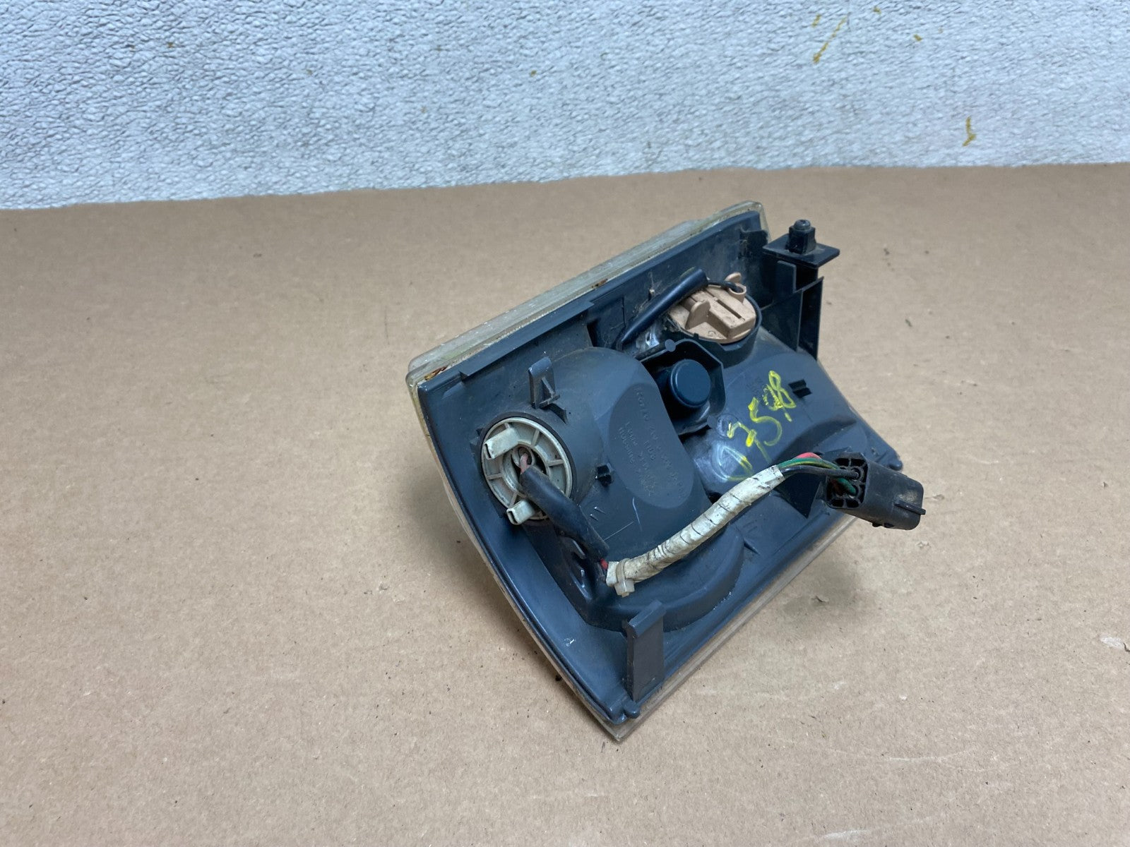 Navistar International NOS Front LH Parking Lamp Turn Signal Light Lens O7598 PS5