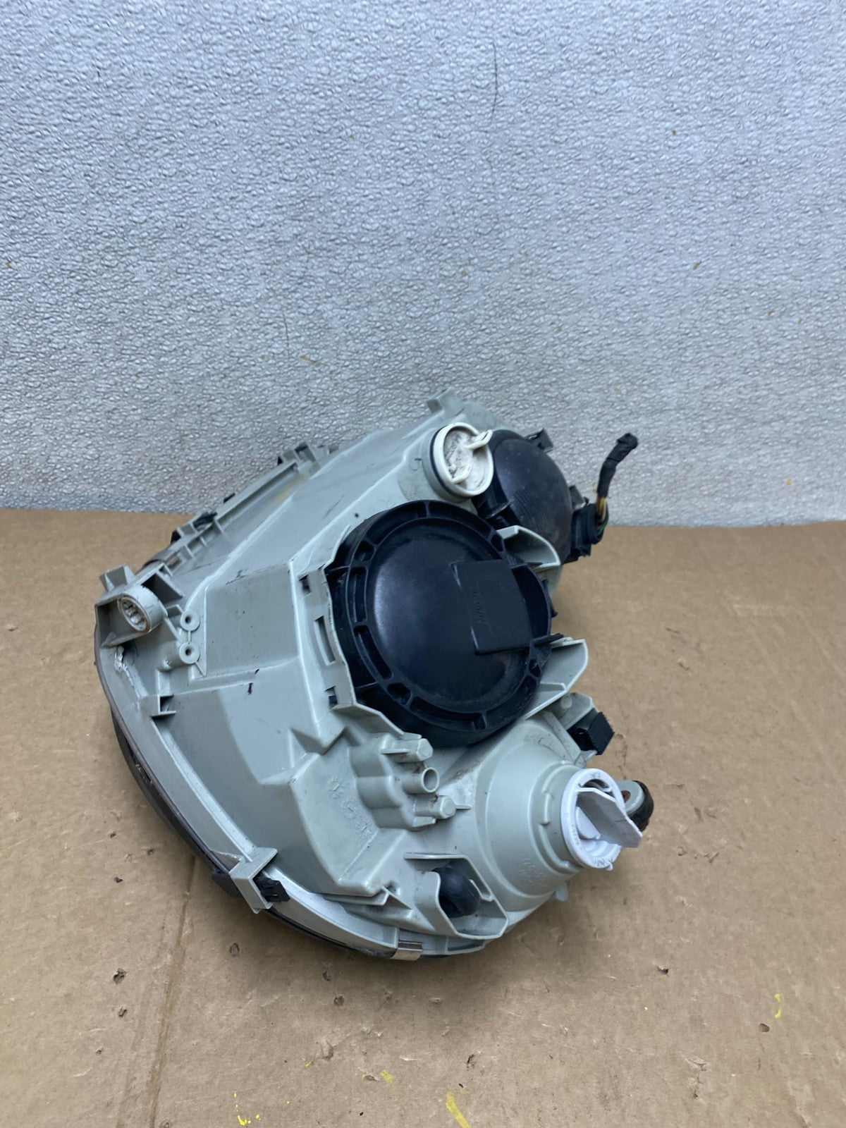 2001 - 2004 Mercedes-Benz C Class SEDAN Halogen Right Headlight TYC U9808 DW5