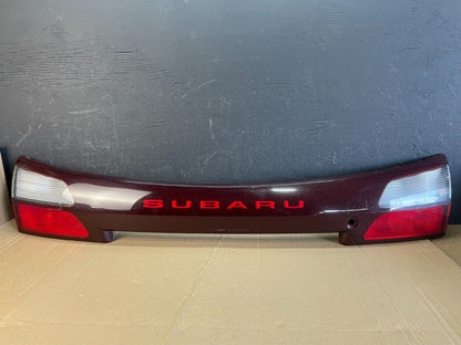 2002 - 2004 Subaru Outback Trunk Hatch Lid Tail Light Panel Center AC9688 DG0