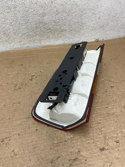 2002-2006 Mercedes Dodge Sprinter Right Passenger Rh Tail Light ah9149 DG8
